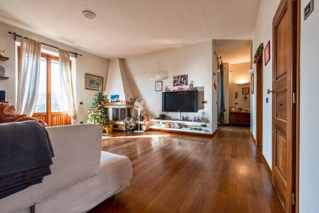 35 Min Da Firenze - Spazioso Appartamento Con Vasca Вилла Экстерьер фото