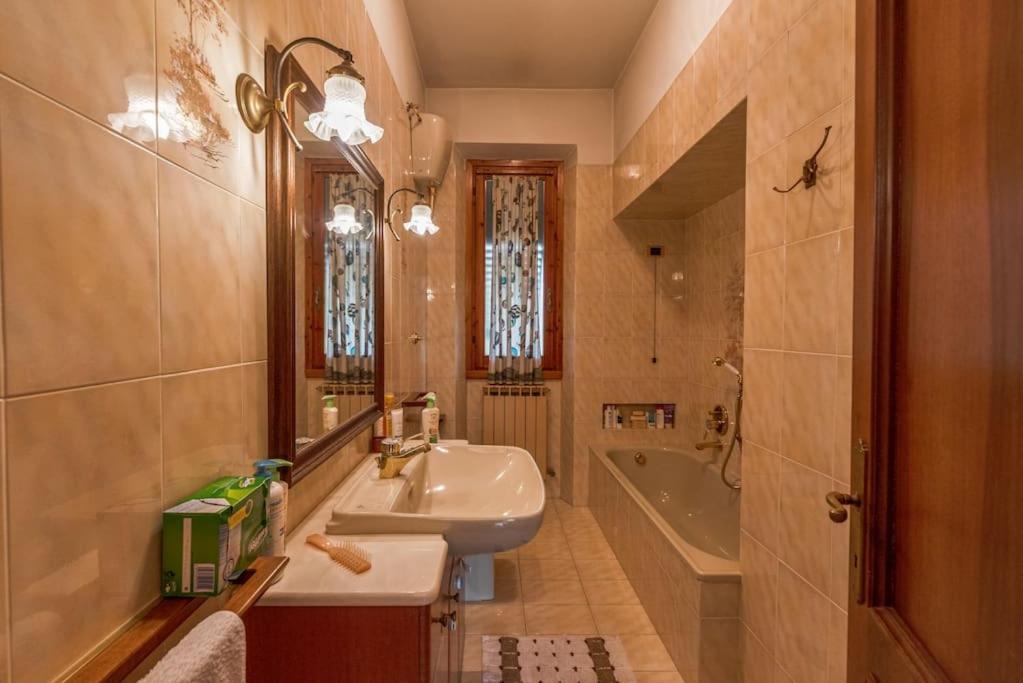 35 Min Da Firenze - Spazioso Appartamento Con Vasca Вилла Экстерьер фото